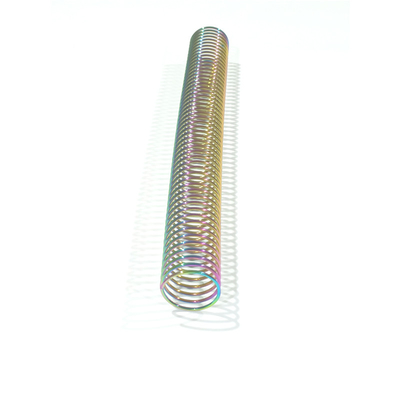 製本のための螺線形のコイルに金属をかぶせるために電気めっきされる虹の単一のループ
